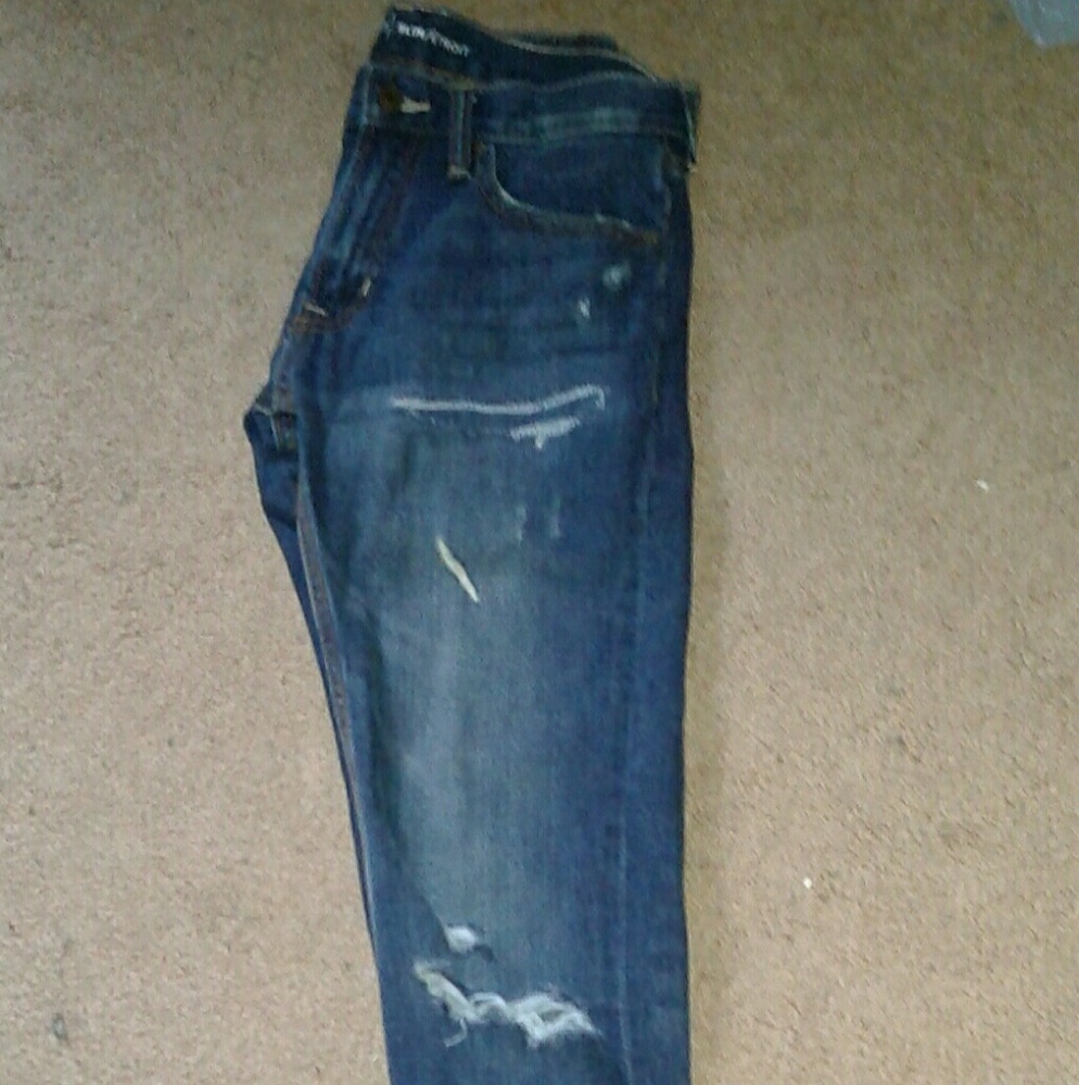 Slim Distressed Jeans
